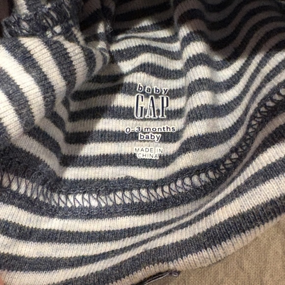 Gap baby first favorite stripe bear hats 0-3 months, set of 2 - Picture 6 of 15
